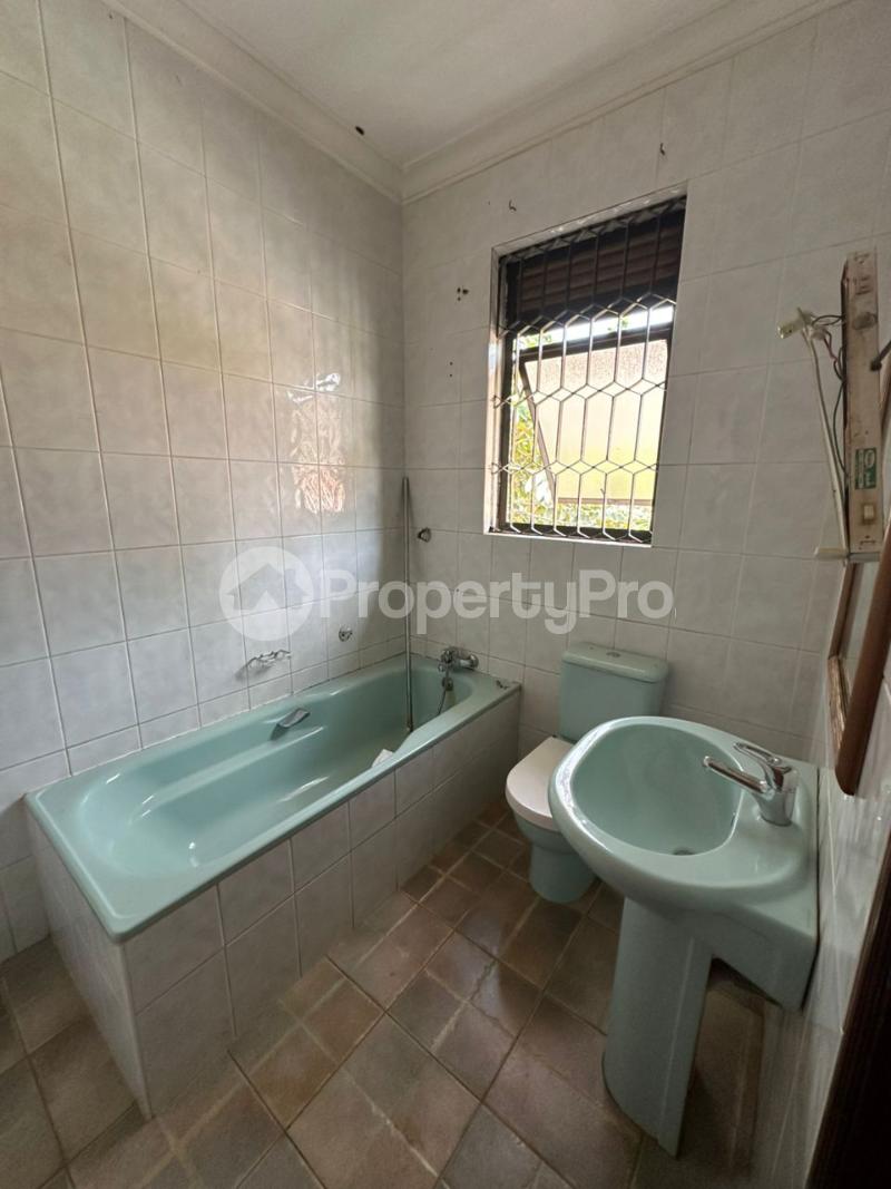 4 bedroom Villa for rent Kironde road  Makindye Kampala Central - 5