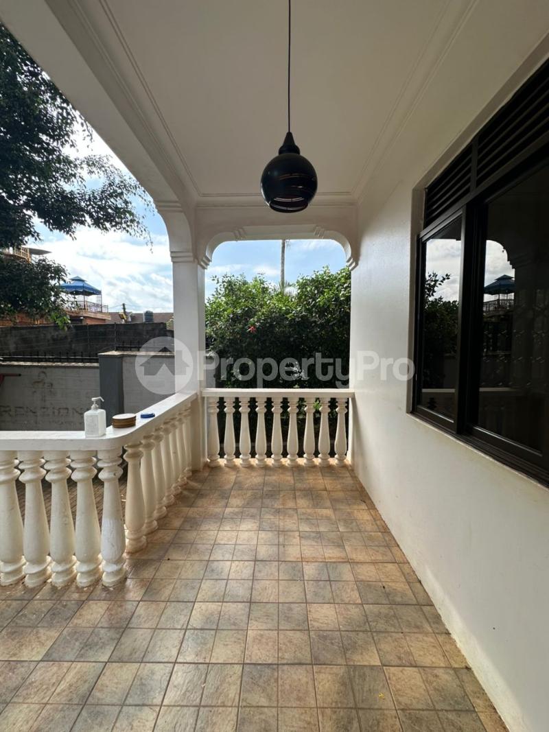 4 bedroom Villa for rent Kironde road  Makindye Kampala Central - 1