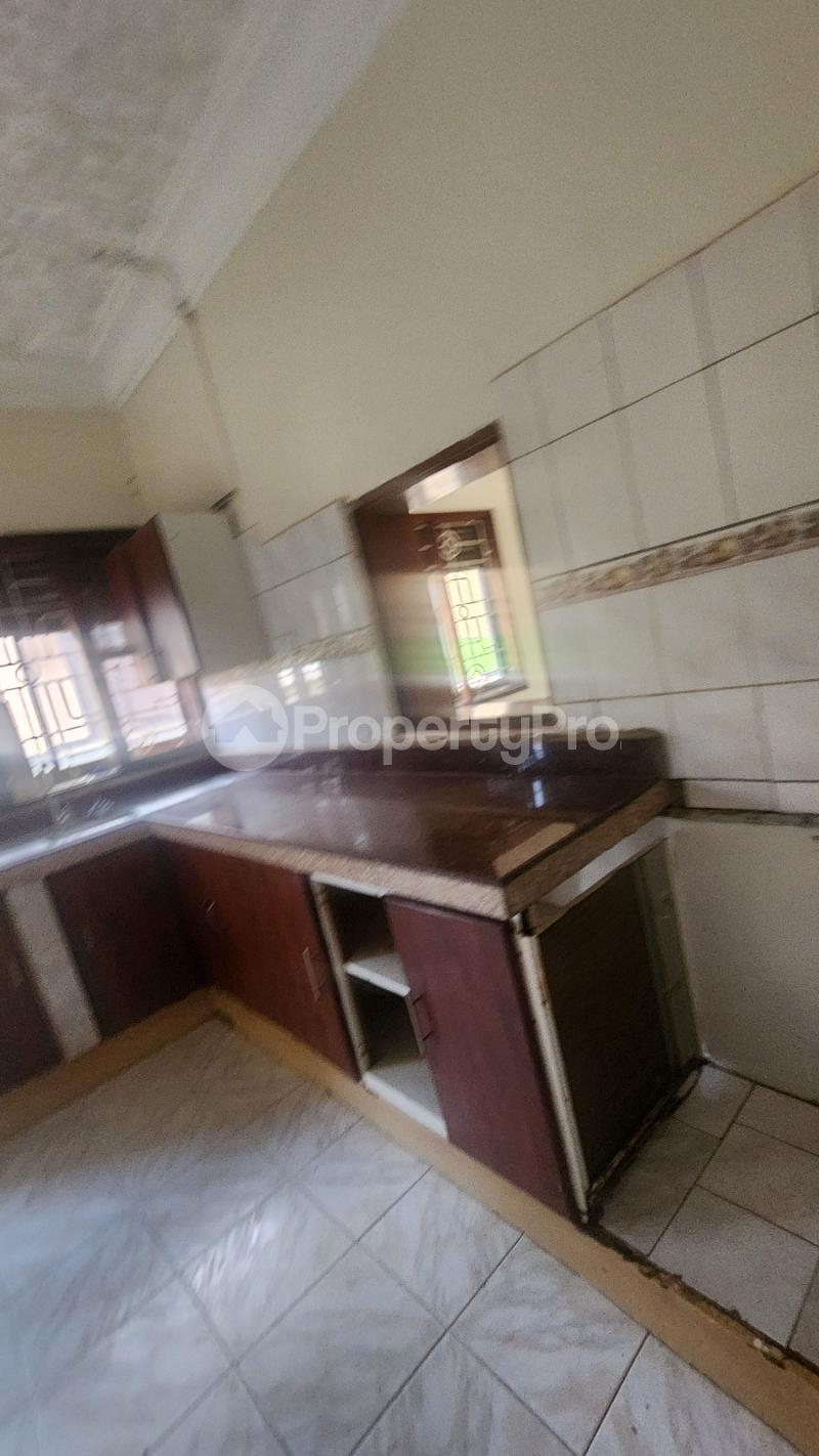 4 bedroom Villa for rent Bukasa road Makindye Kampala Central - 3