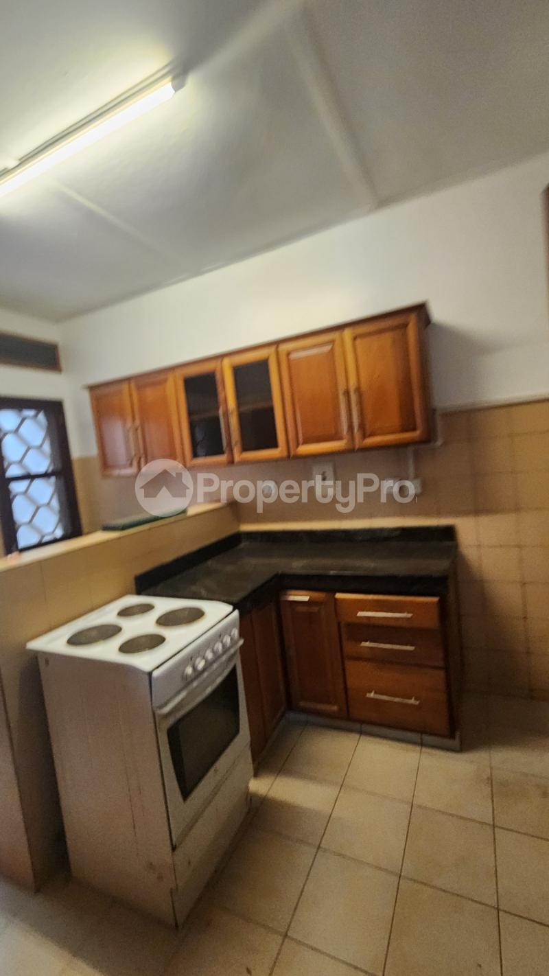 4 bedroom Villa for rent Zimwe road  Makindye Kampala Central - 4