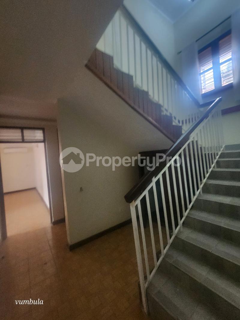 5 bedroom Villa for rent Kironde road Makindye Kampala Central - 5