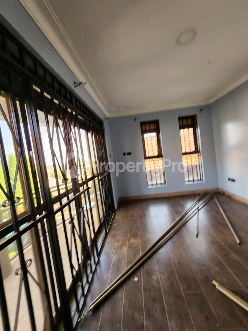 3 bedroom Apartment for rent Bukasa road Makindye Kampala Central - 2