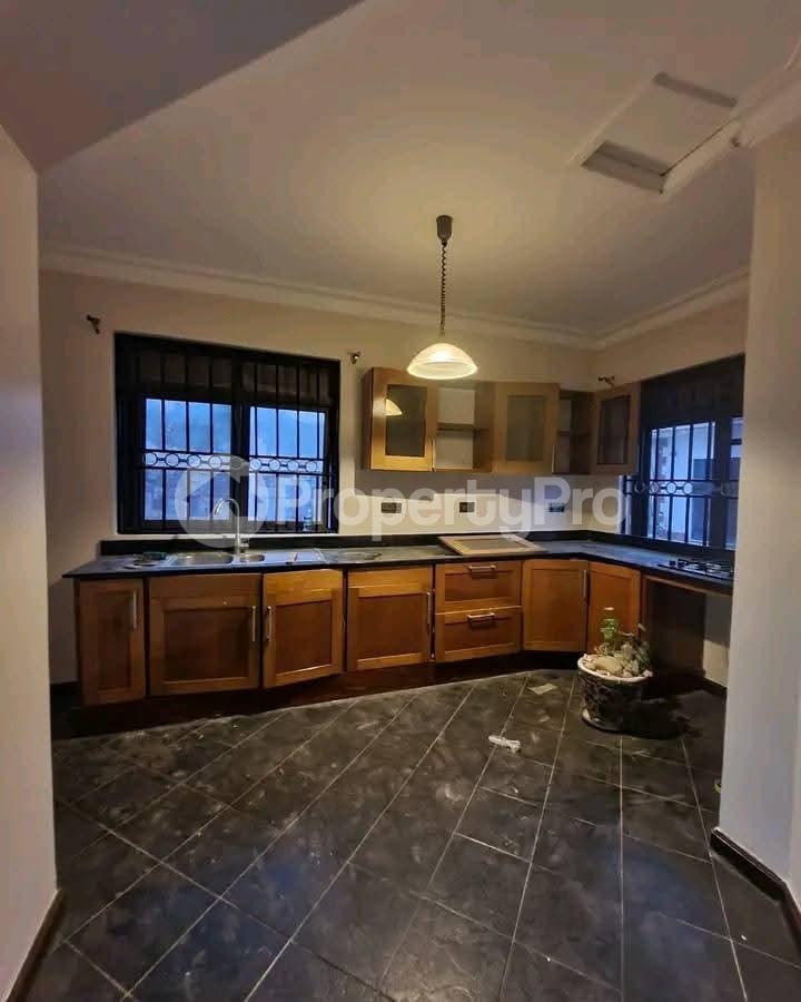 5 bedroom Villa for rent Bukasa road Makindye Kampala Central - 2