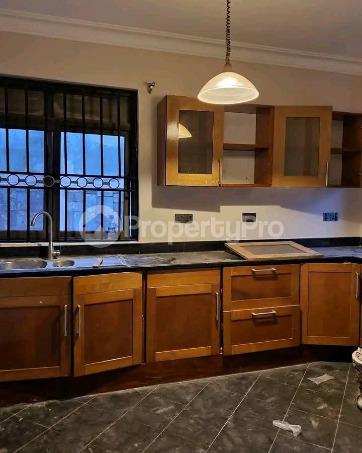 5 bedroom Villa for rent Bukasa road Makindye Kampala Central - 4