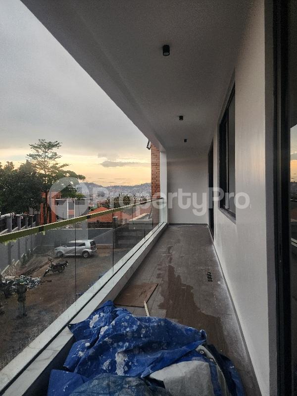 4 bedroom Apartment Block Apartment for rent Kiwafu road  Makindye Kampala Central - 6