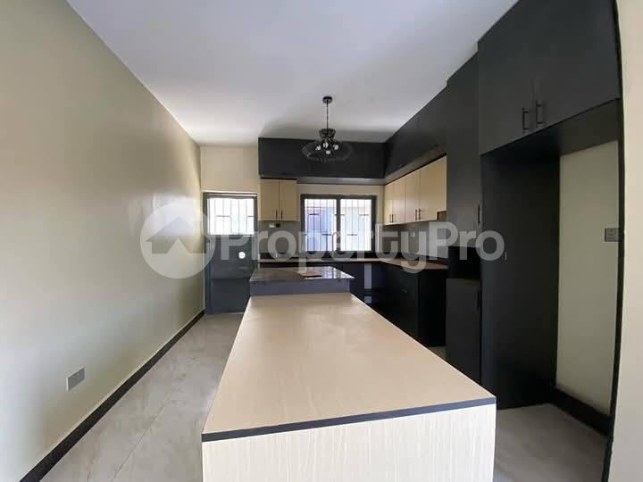 3 bedroom Bungalow Apartment for rent naalya road Kampala Central - 11