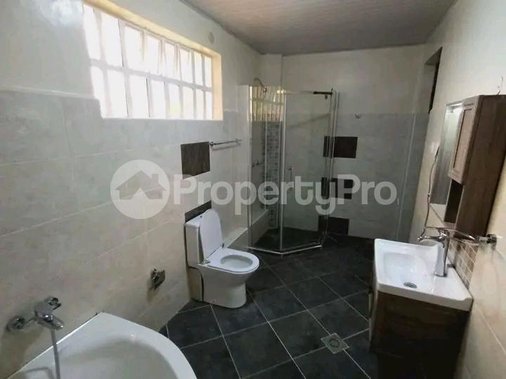 2 bedroom Bungalow Houses for rent Nairobi west Nairobi West Nairobi