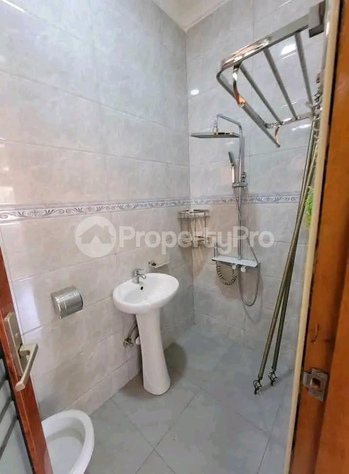5 bedroom Bungalow Apartment for rent Najjera road  Kampala Central Kampala Central - 1