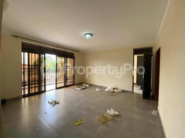 3 bedroom Apartment Block Apartment for rent Najjera road Wakiso Central - 1