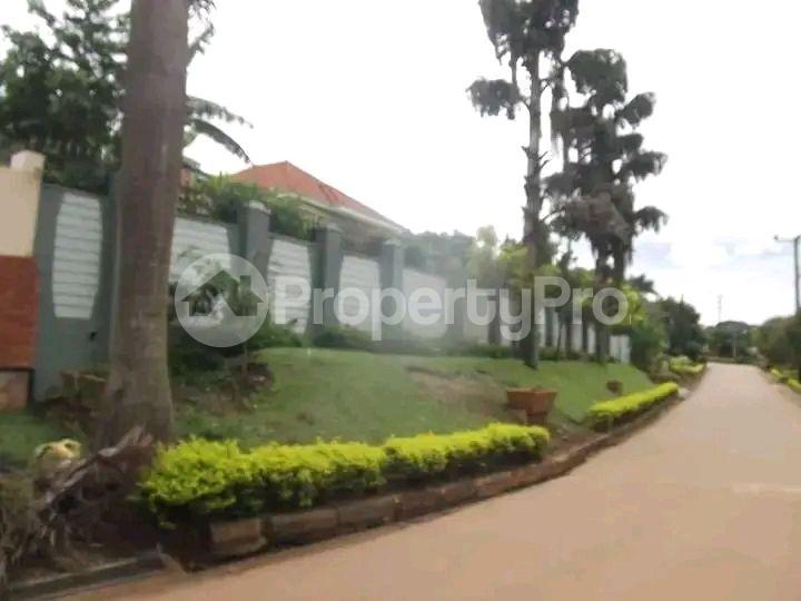 4 bedroom Apartment Block Apartment for rent Mbuya road Nakawa Kampala Central - 0