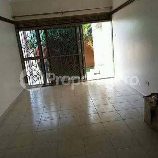 2 bedroom Apartment Block Apartment for rent namugongo road Wakiso Central - 3