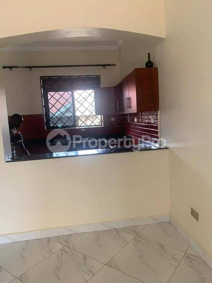 3 bedroom Apartment Block Apartment for rent namugongo road Wakiso Central - 8