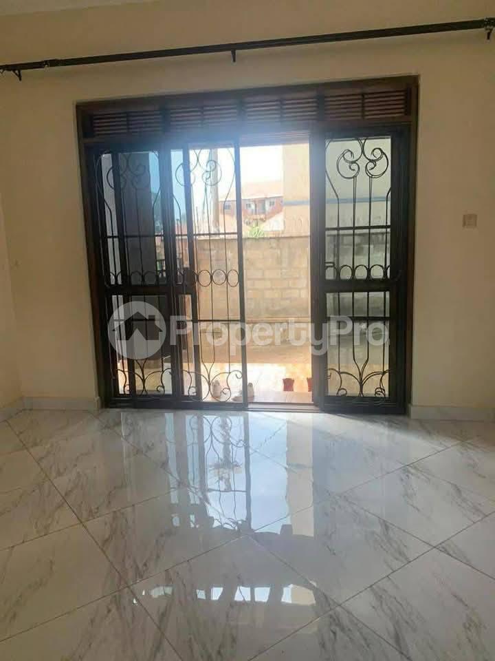 3 bedroom Apartment Block Apartment for rent namugongo road Wakiso Central - 4