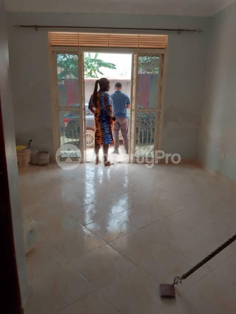 2 bedroom Bungalow Apartment for rent namugongo road Wakiso Central - 0
