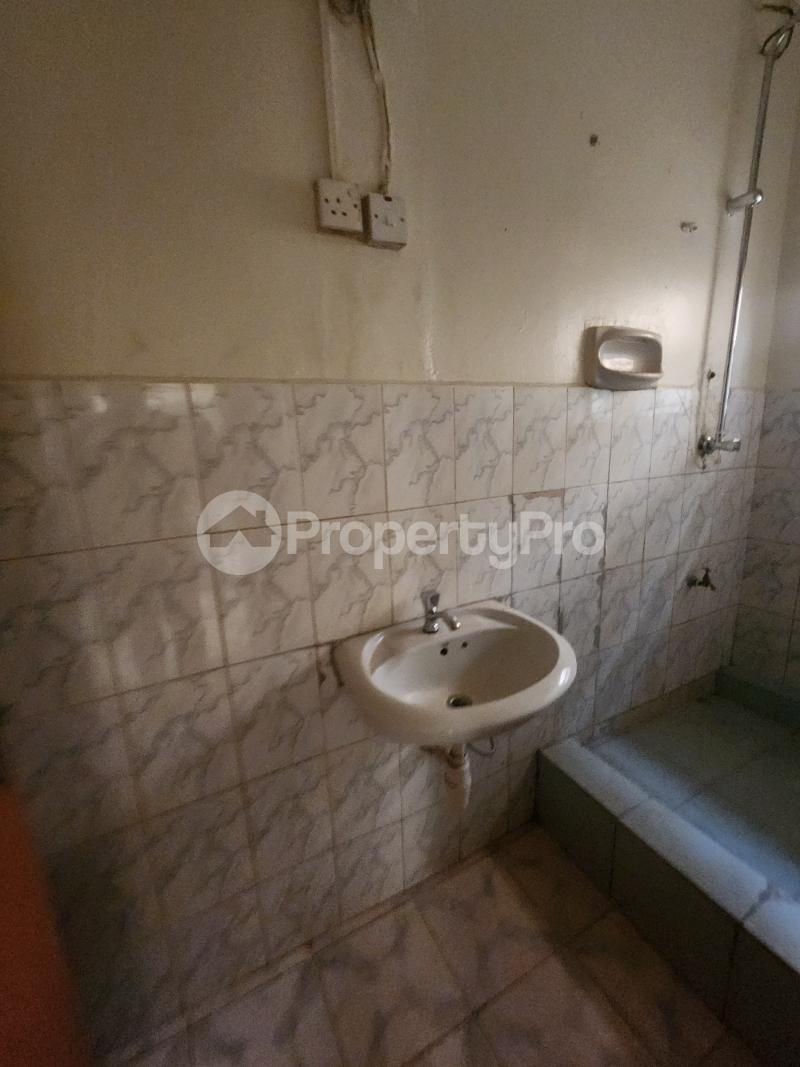 2 bedroom Villa for rent 8th streat  Makindye Kampala Central - 5