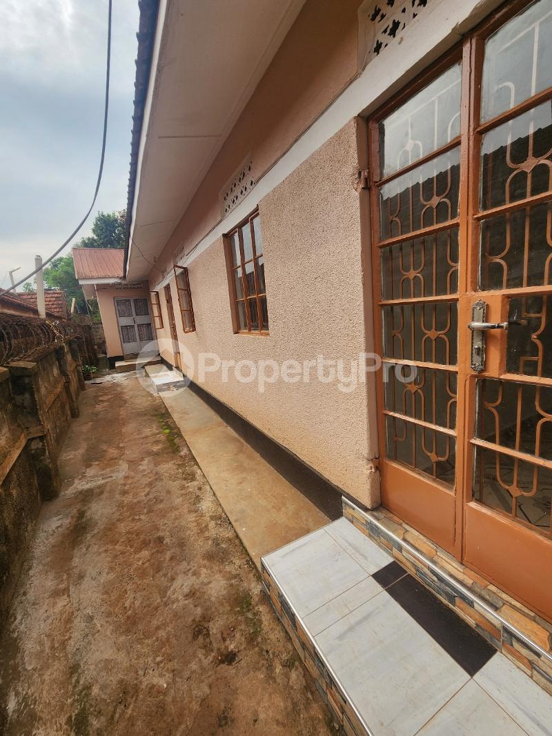 2 bedroom Villa for rent 8th streat  Makindye Kampala Central - 0