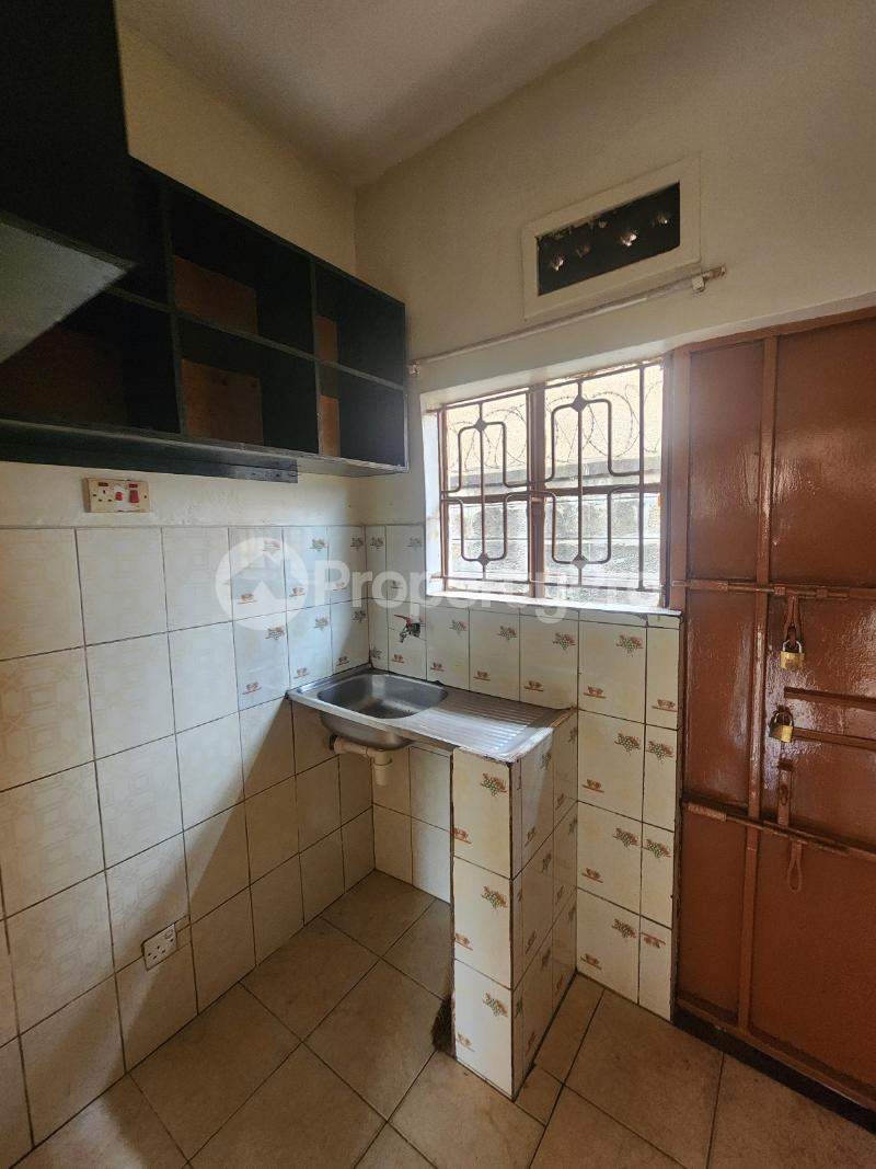 2 bedroom Villa for rent 8th streat  Makindye Kampala Central - 3
