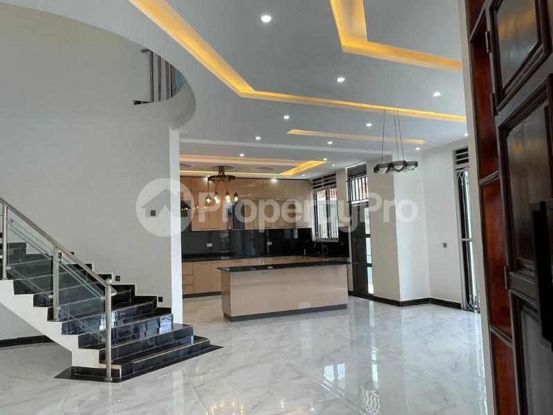 6 bedroom Villa for sale Kira mamerito road  Kira Wakiso Central - 2