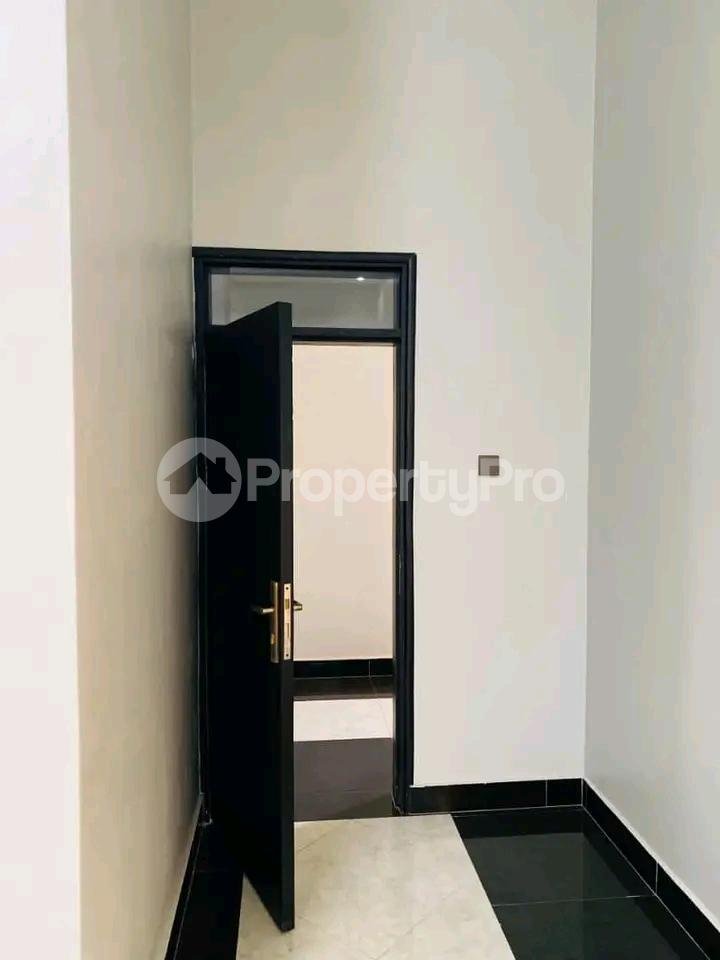 4 bedroom Apartment for sale Kitende Entebbe right road  Kampala Central - 6