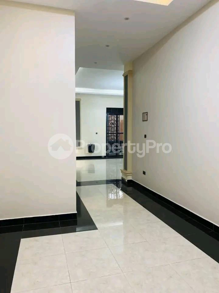 4 bedroom Apartment for sale Kitende Entebbe right road  Kampala Central - 2