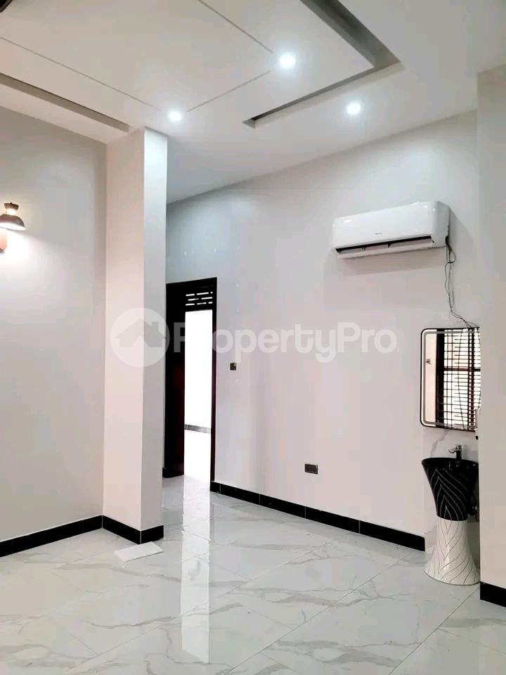 2 bedroom Apartment Block Apartment for sale Bwebajja entebbe road  Kampala Central Kampala Central - 10