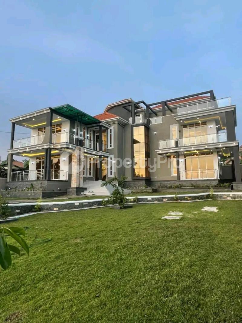 6 bedroom Villa for sale Bwebajja Entebbe rpad Ssabagado-Makindye Wakiso Central - 10