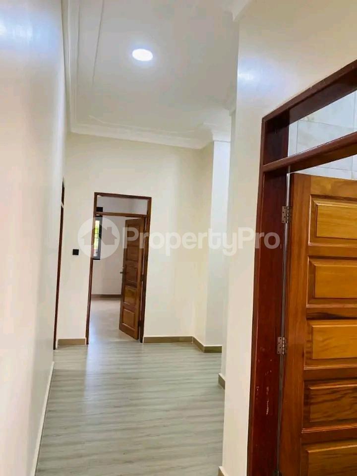 4 bedroom Bungalow Apartment for sale Bwebajja Entebbe road  Kampala Central Kampala Central - 4