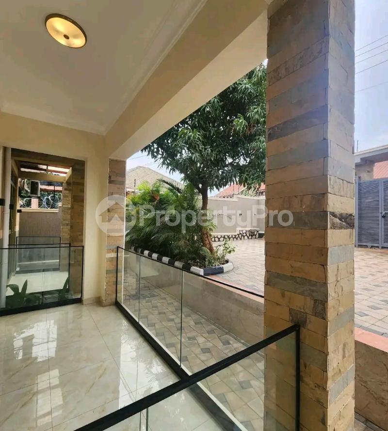 3 bedroom Villa for sale Buziga Makindye Kampala Central - 1