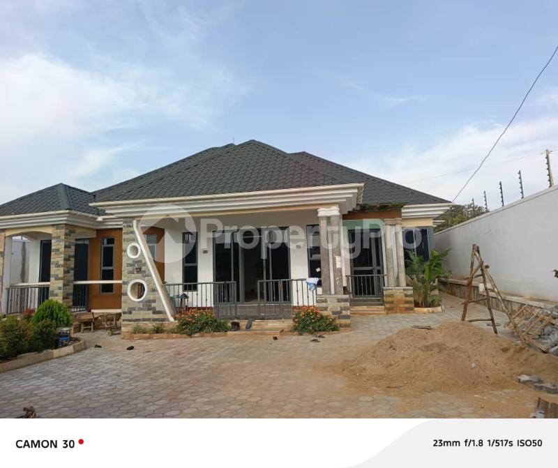 4 bedroom Villa for sale Kyanja kungu road Kampala Central Kampala Central - 0