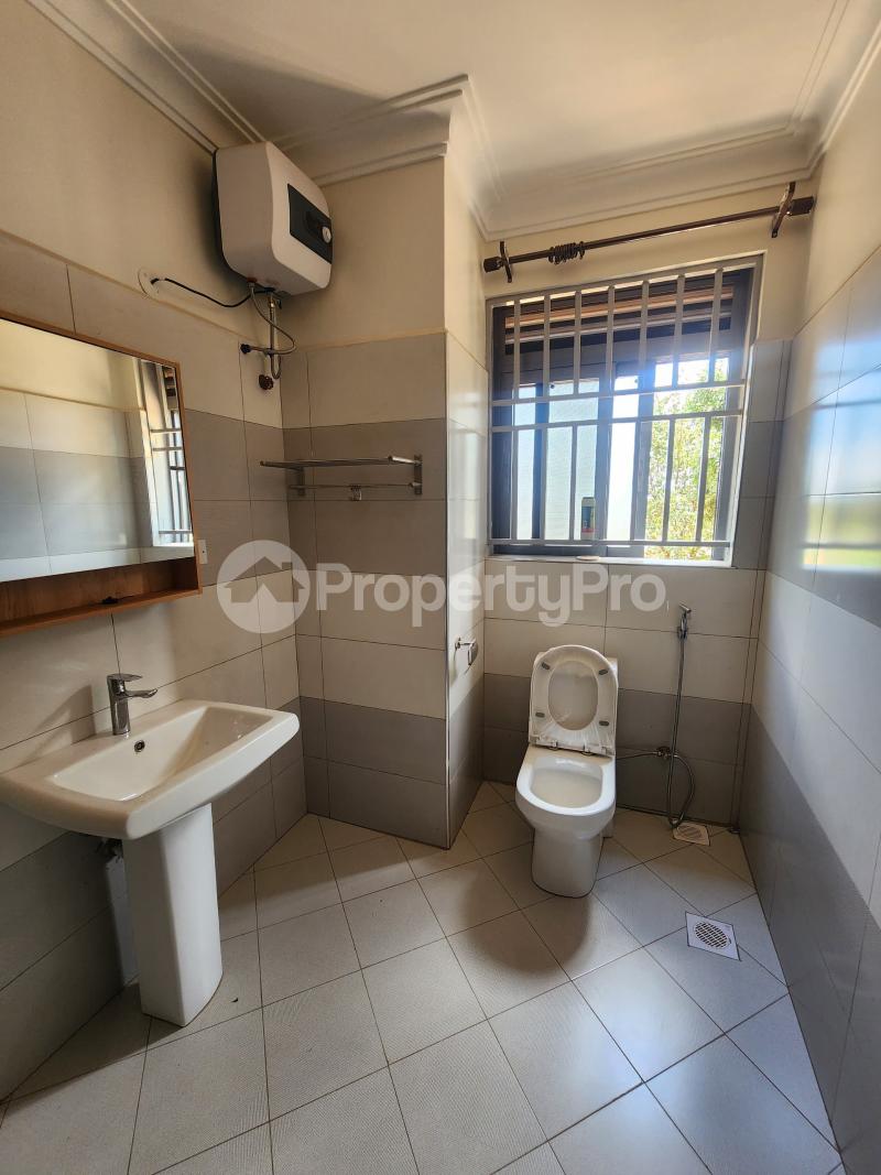 3 bedroom Apartment Block Apartment for rent Buwatte  Kira Wakiso Central - 6