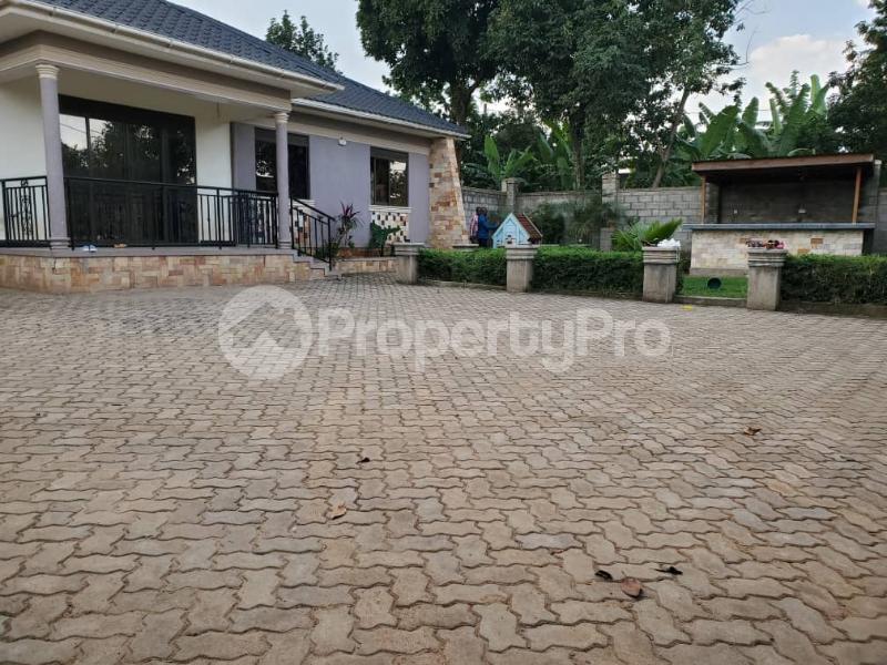 3 bedroom Bungalow Apartment for sale Bombo Road  Nabweru Wakiso Central - 3