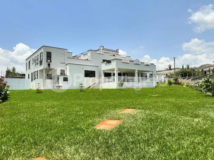 6 bedroom Townhouses Houses for sale Runda Nairobi