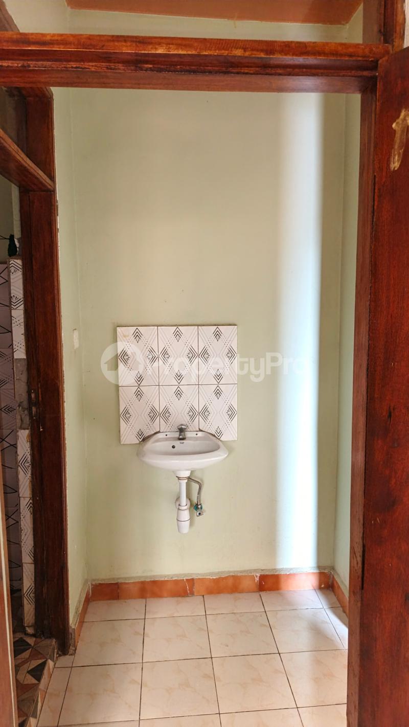 1 bedroom mini flat  Commercial Property for rent Walukuba Menya Road Bugembe Jinja Eastern - 3