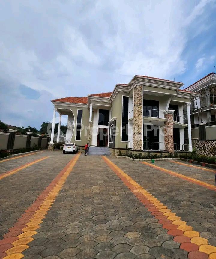 6 bedroom Bungalow Apartment for sale Najjera Road  Kampala Central - 11