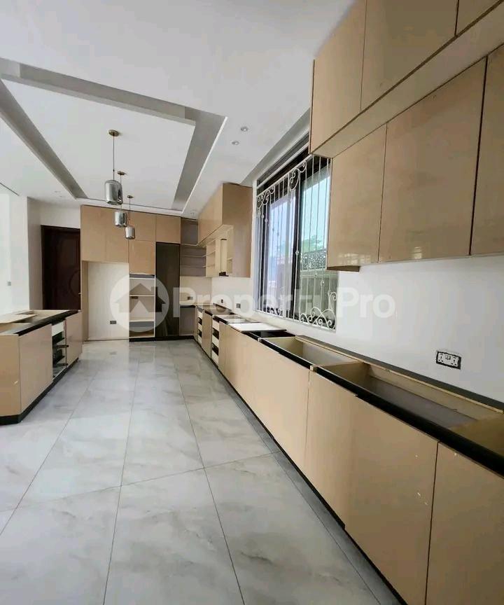 6 bedroom Bungalow Apartment for sale Najjera Road  Kampala Central - 5