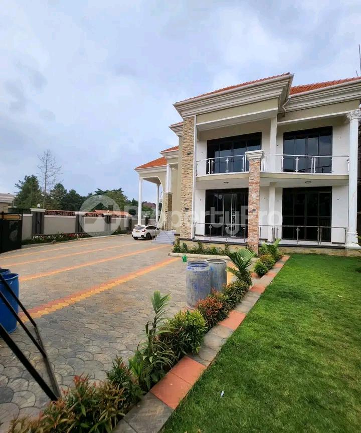6 bedroom Bungalow Apartment for sale Najjera Road  Kampala Central - 1