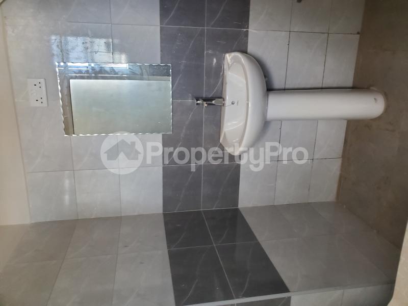 3 bedroom Apartment Block Apartment for rent Mawanda road.  Exactly on the main road.  Mulago Kampala Central - 15