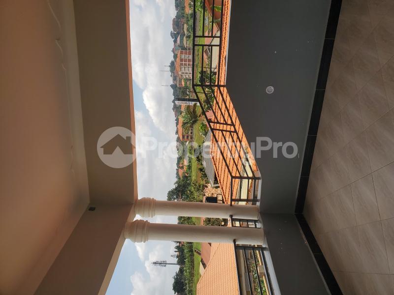 4 bedroom Apartment Block Apartment for sale Ring road Bulambiro Kampala Central - 9
