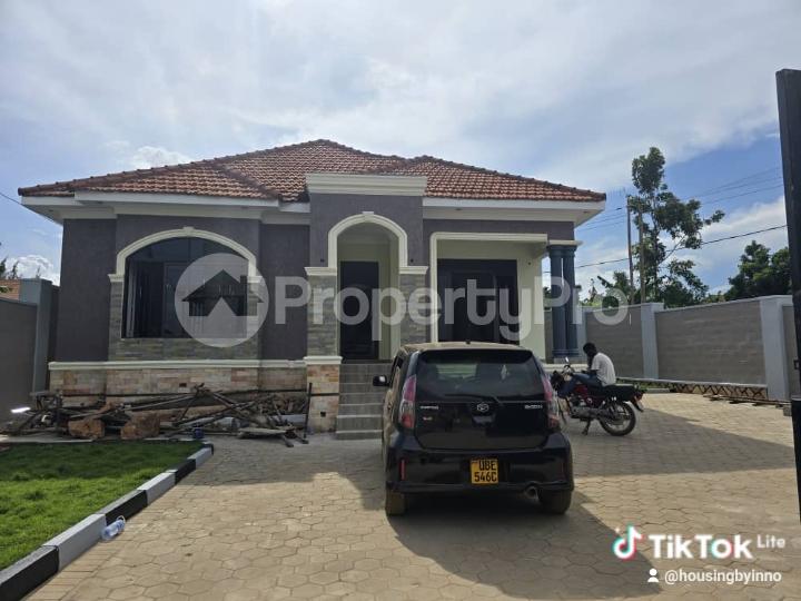 5 bedroom Bungalow Apartment for sale Mulawa. Kira Wakiso Central - 1