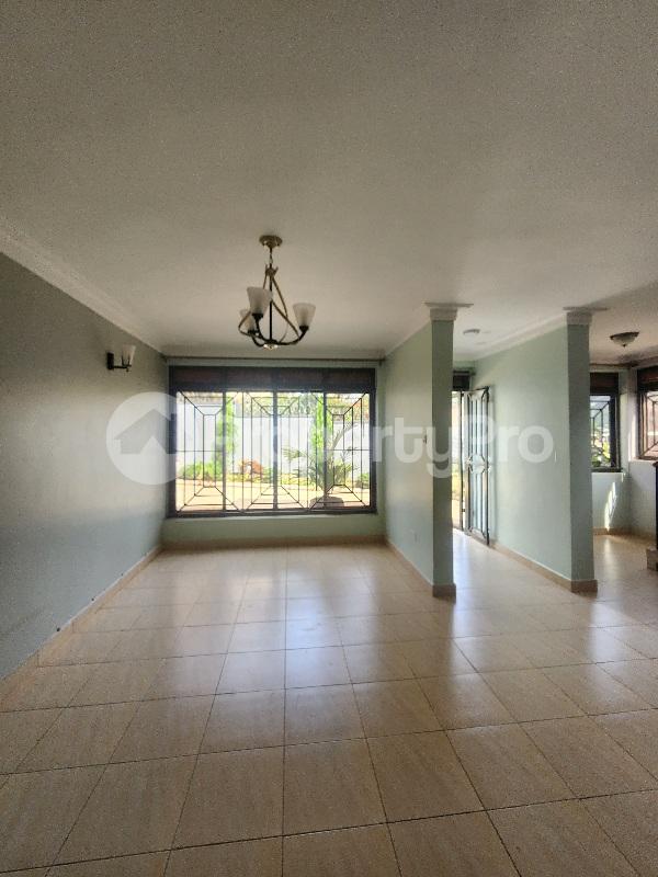 3 bedroom Villa for rent Bukasa road Makindye Kampala Central - 3