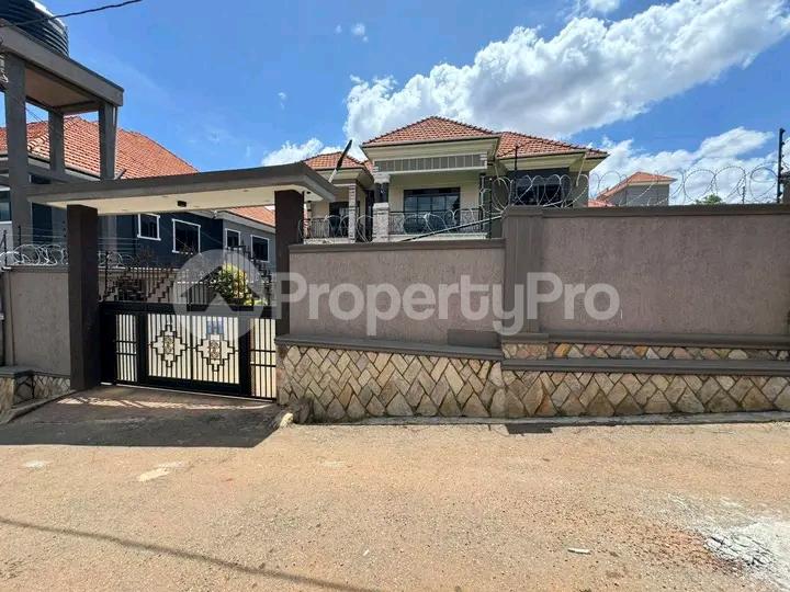 6 bedroom Bungalow Apartment for sale Kisaasi kulambiro  Kampala Central Kampala Central - 4