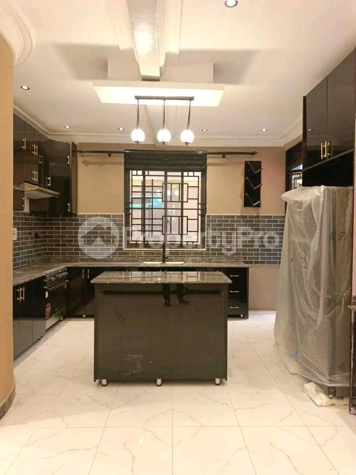 5 bedroom Apartment for sale Najjera  Kampala Central Kampala Central - 1