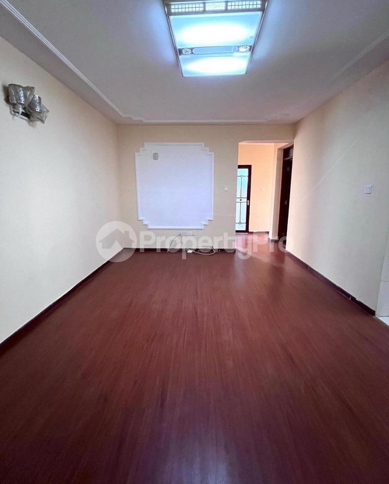1 bedroom mini flat Bungalow Houses for rent Woodley close to CITAM