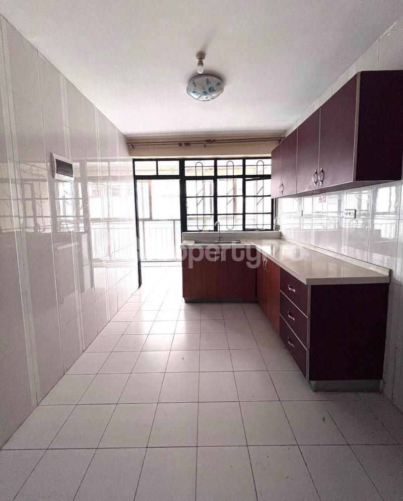 1 bedroom mini flat Bungalow Houses for rent Woodley close to CITAM