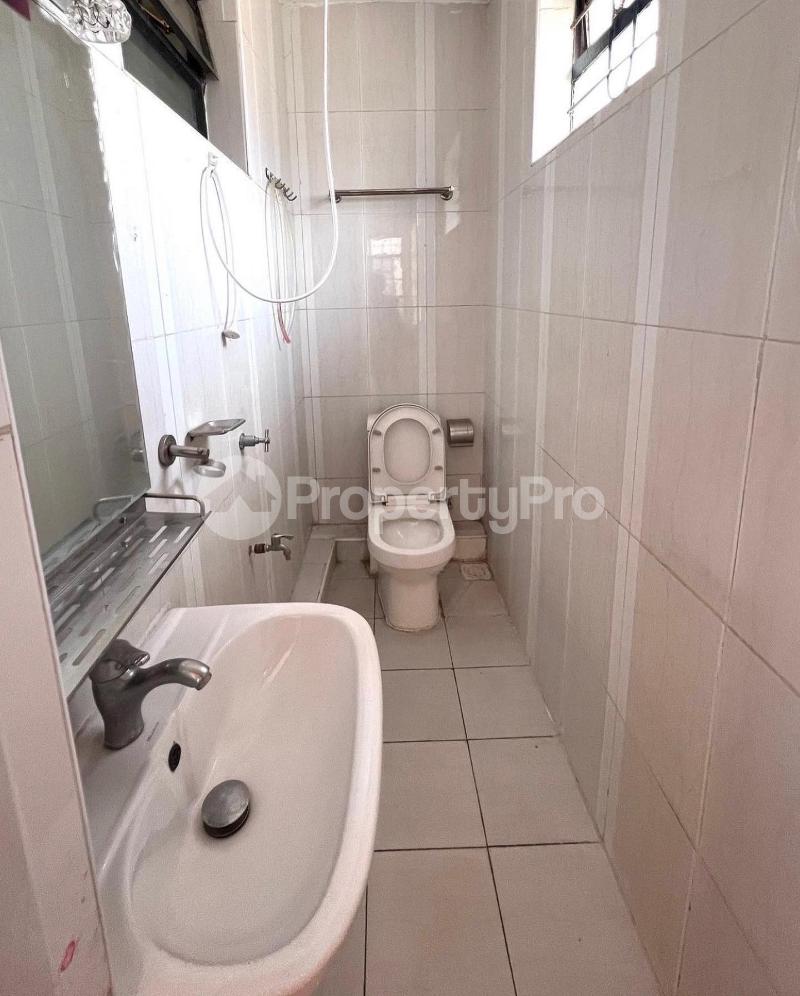 1 bedroom mini flat Bungalow Houses for rent Woodley close to CITAM