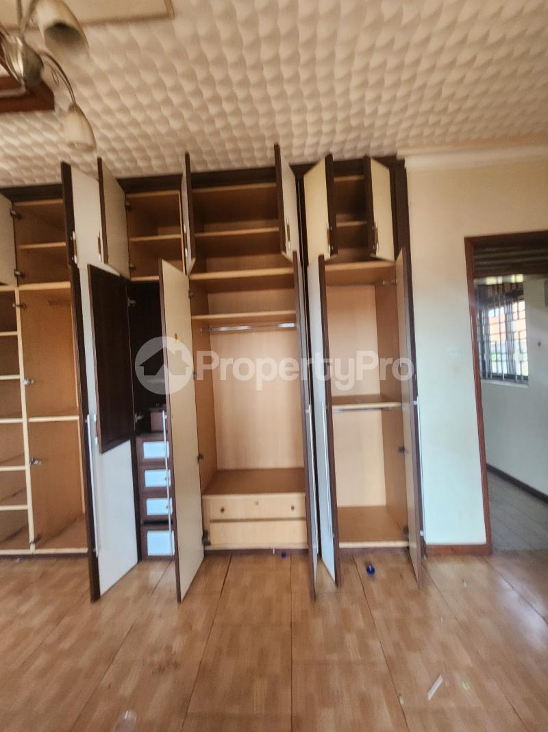 3 bedroom Villa for rent Senyodo road Makindye Kampala Central - 1