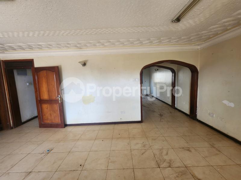 3 bedroom Villa for rent Senyodo road Makindye Kampala Central - 4