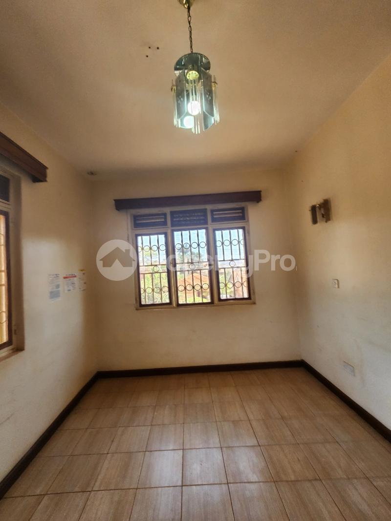 5 bedroom Villa for rent Nsambya  Makindye Kampala Central - 6
