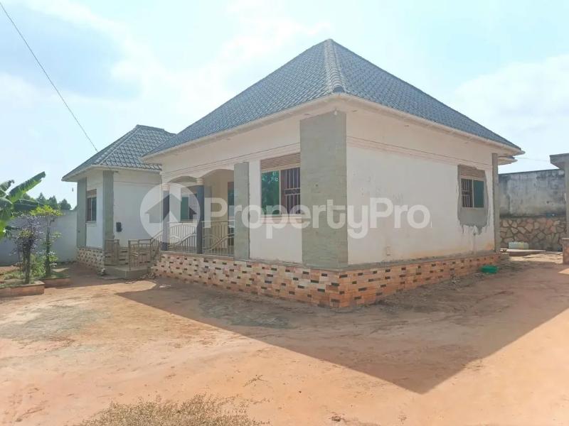3 bedroom Villa for sale Nsangi  Nsangi Wakiso Central - 1