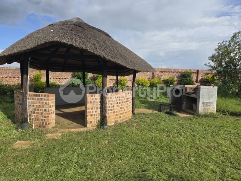 2 bedroom Farm & Agricultural land Land for sale Ntabazinduna , Along Harare Road Bulawayo North Bulawayo - 8